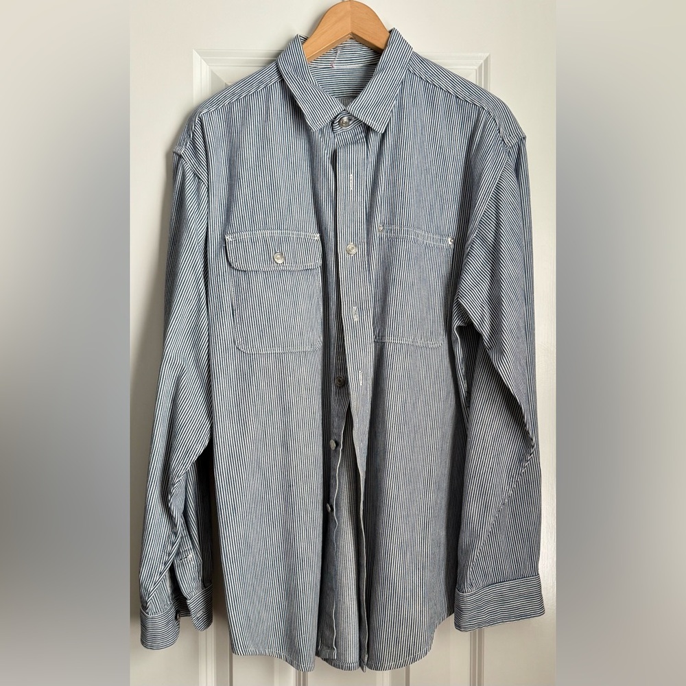 VNTG Men's Blue Railroad Striped Shirt with Prentiss metal buttons